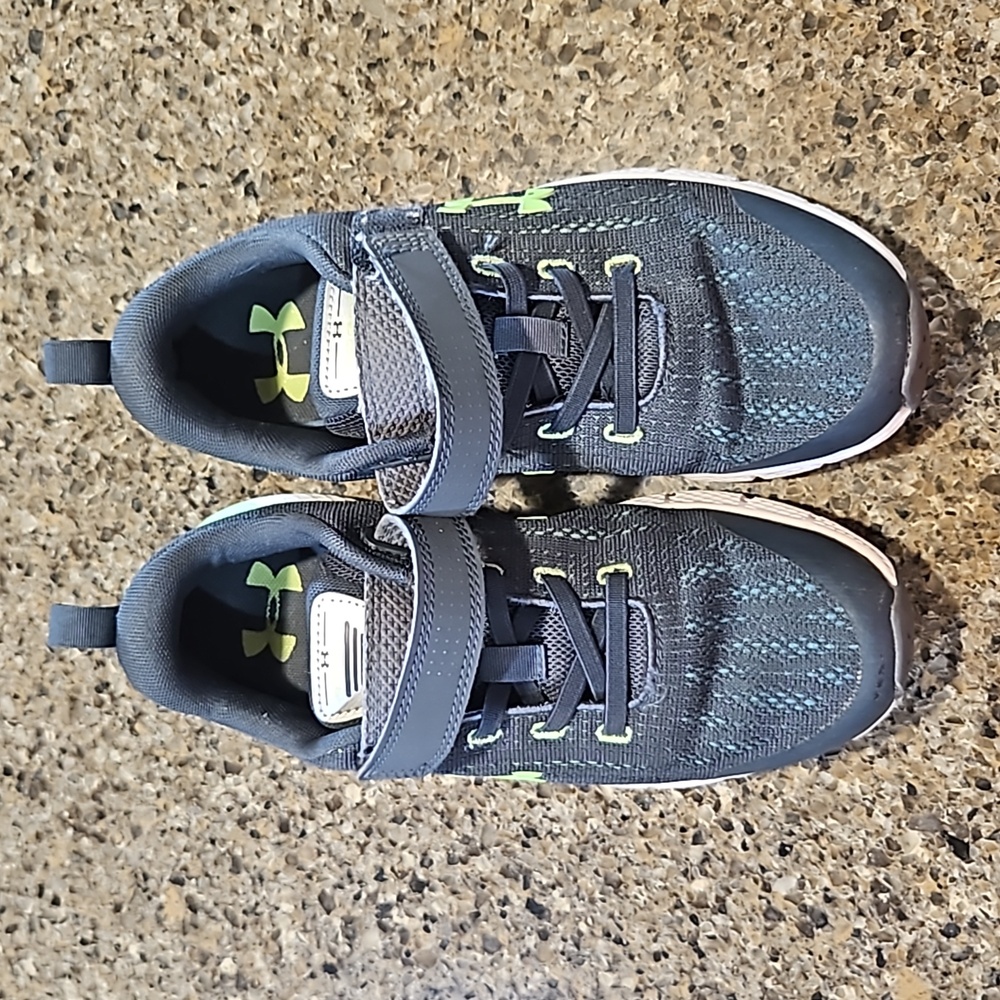 Under Armour Sneakers